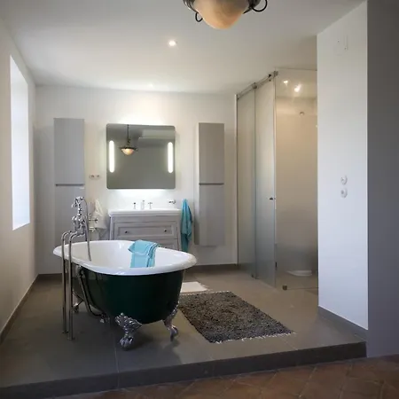 Quinta Amarela Xl By Portucasa
